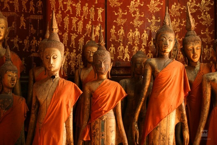 Statues in a temple, copyright Massimiliano Fabrizi
